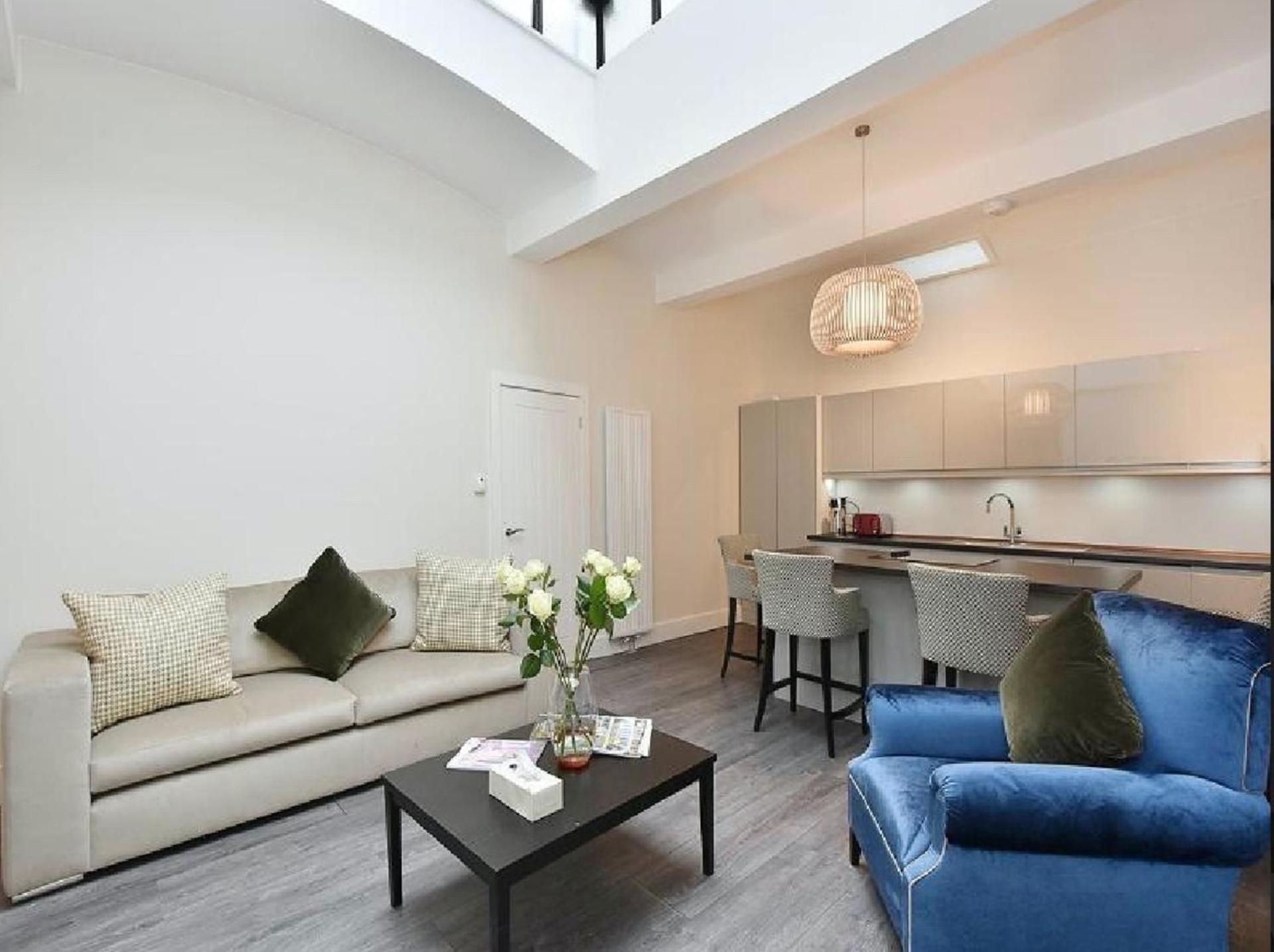 South Kensington Flat 3 Bedrooms & Outdoor Terrace Apartment *